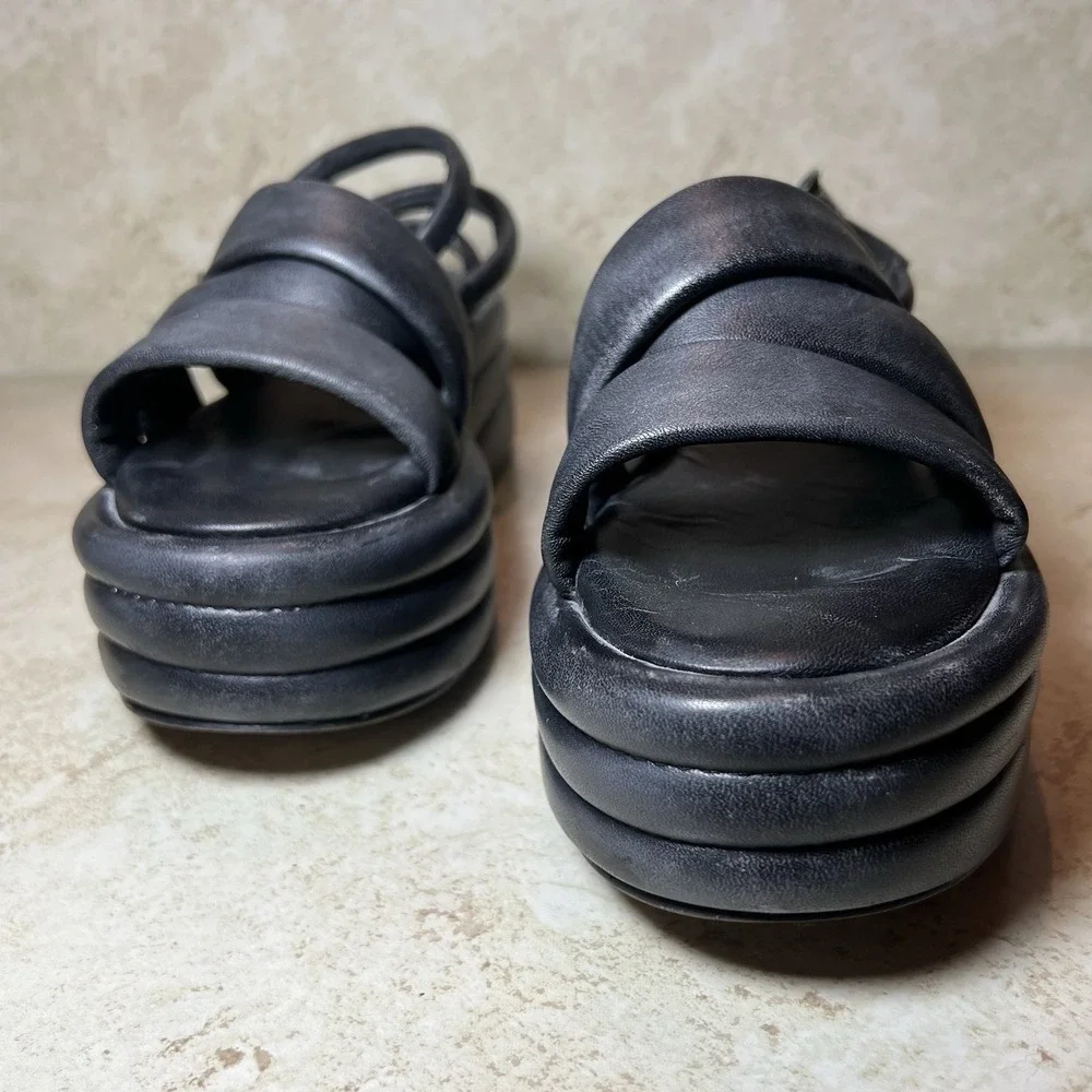 Free People Iris Flatform Sandals Black Leather Size 37.5 US 7.5 Puffy Strap Y2K